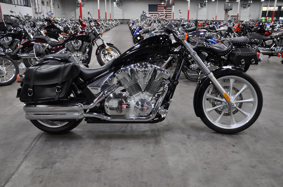 Купить мотоцикл Honda VT1300CXA Fury 2010 фото 4